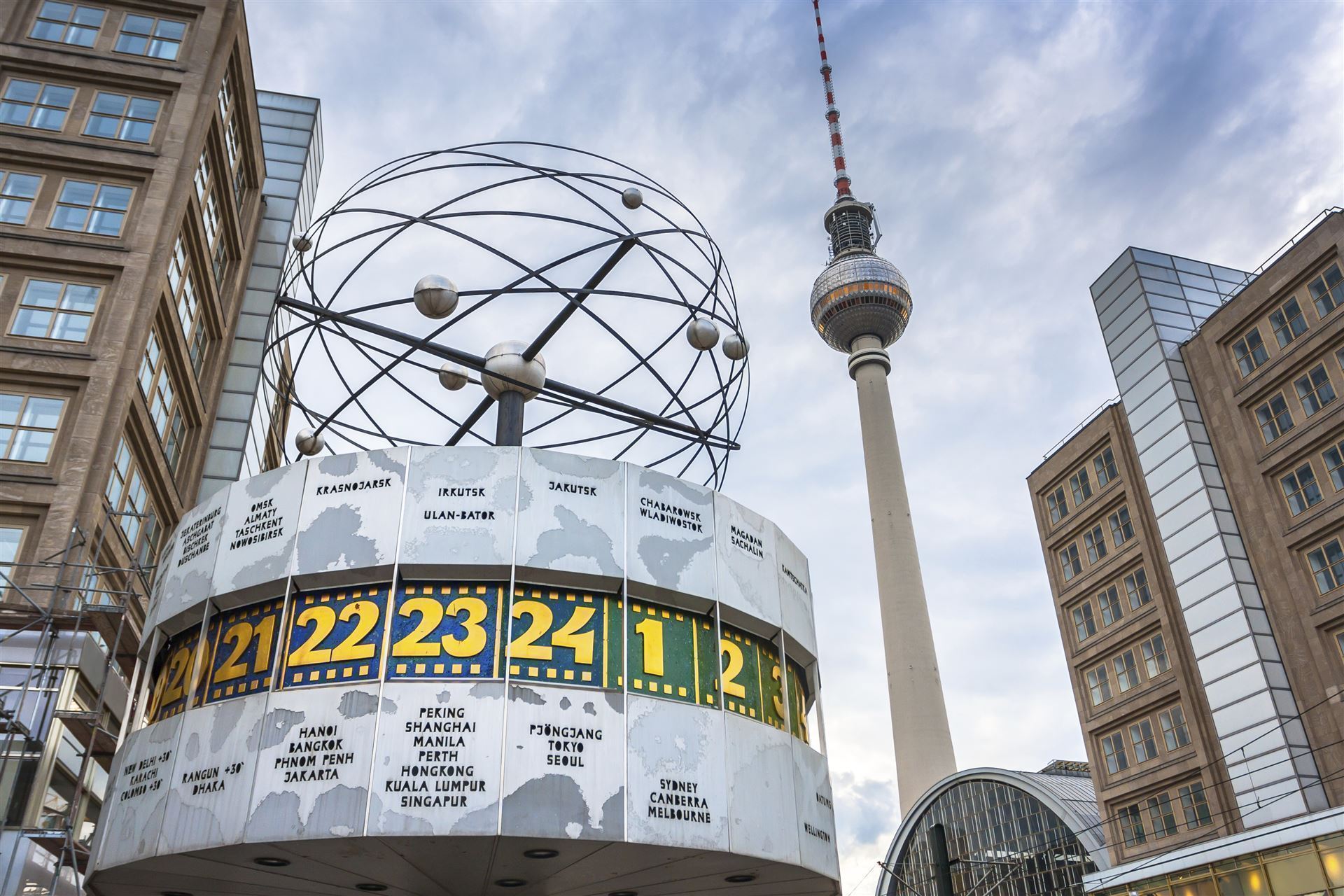 Berlin Alexanderplatz Weltzeituhr