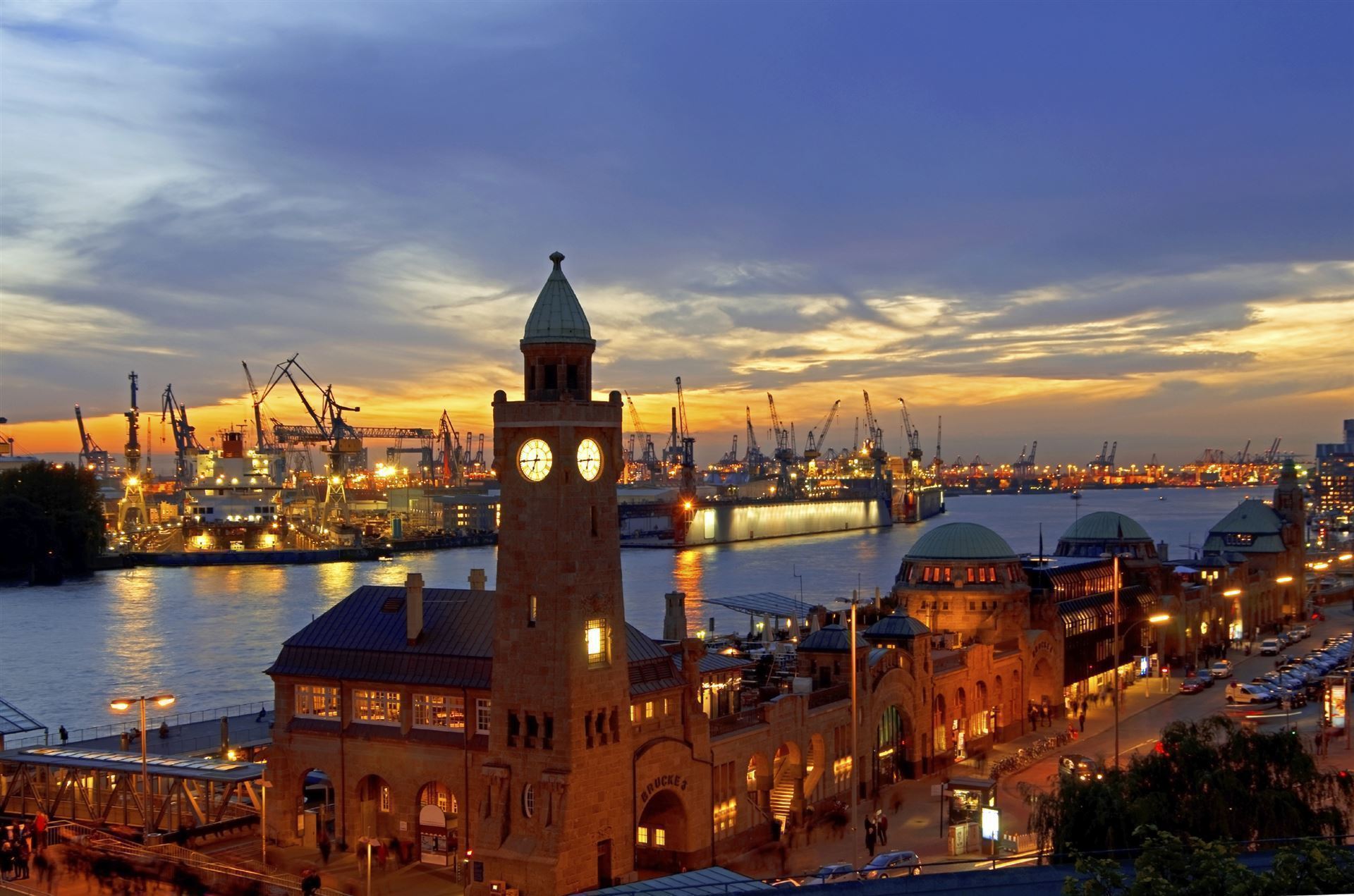 Deutschland Hamburg Landungsbrücken