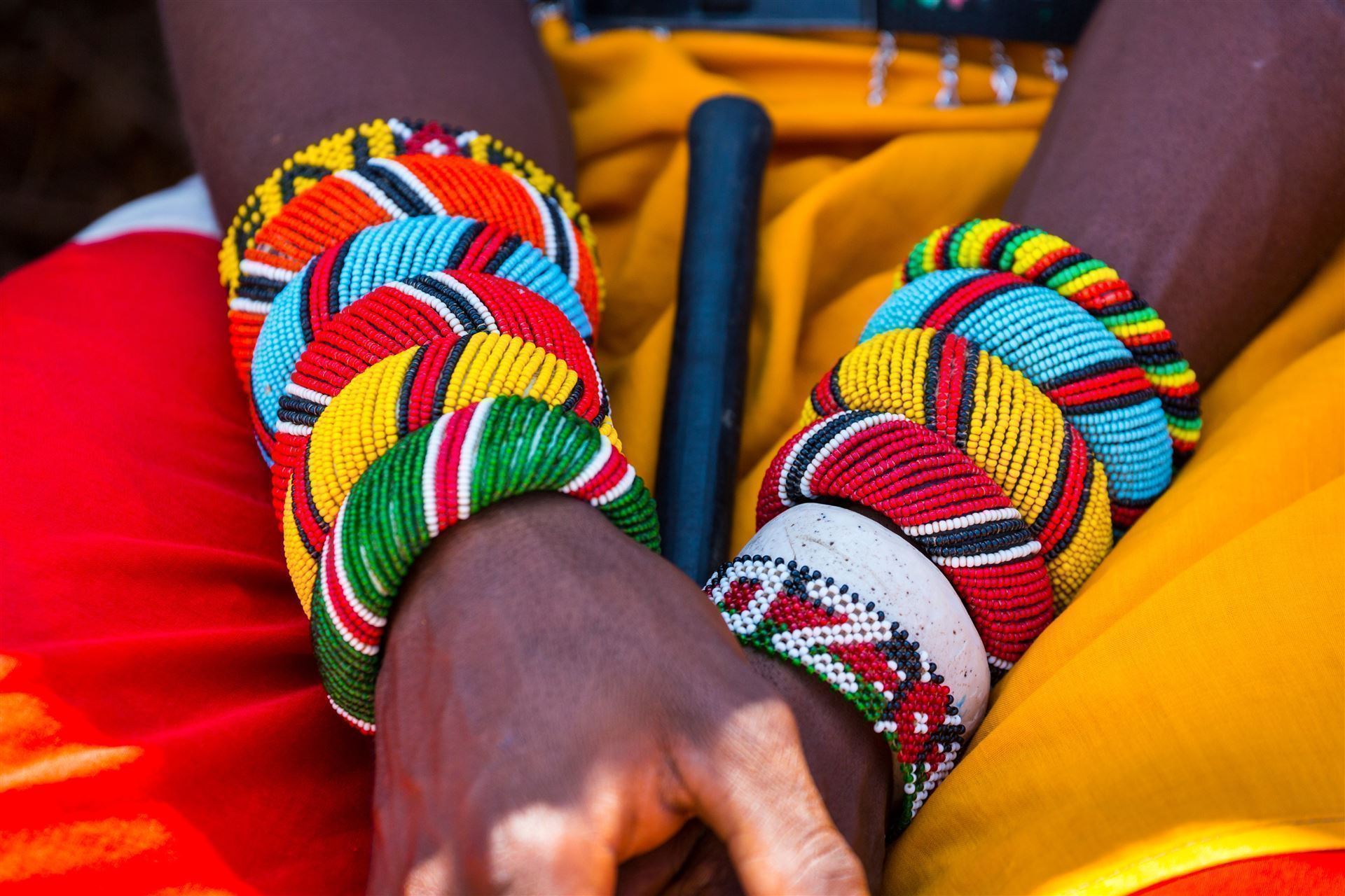 Samburu Frauen mit bunten Bändern