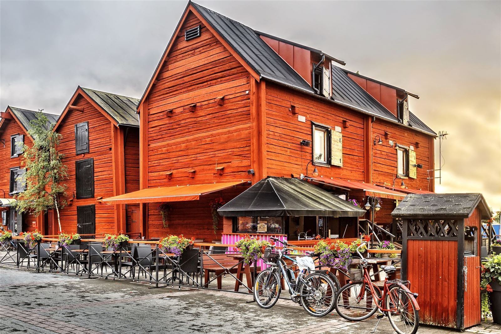 Holzhäuser in der Altstadt von Oulu, Finnland