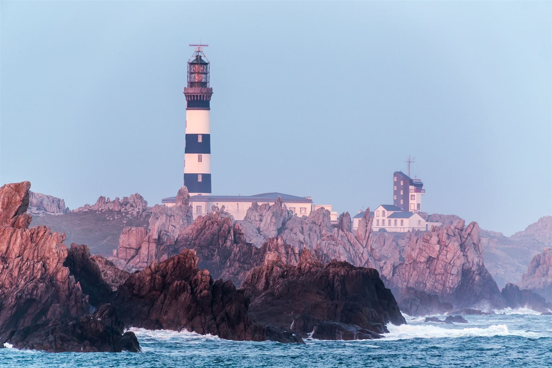 Insel Quessant mit Leuchtturm