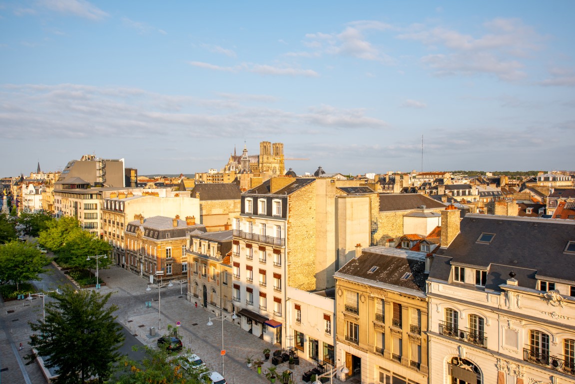 Blick auf das Stadtbild von Reims, Frankreich