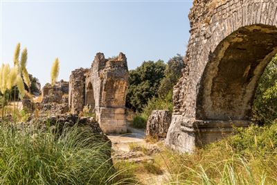 Fontvieille- Überreste des römischen Barbegal-Aquädukts bei Fontvieille