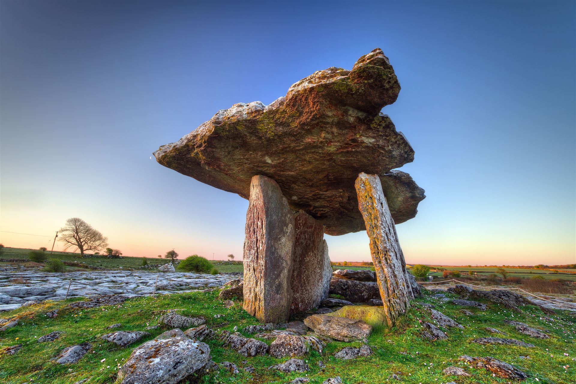 Polnabrone Dolmen im Burren Nationalpark