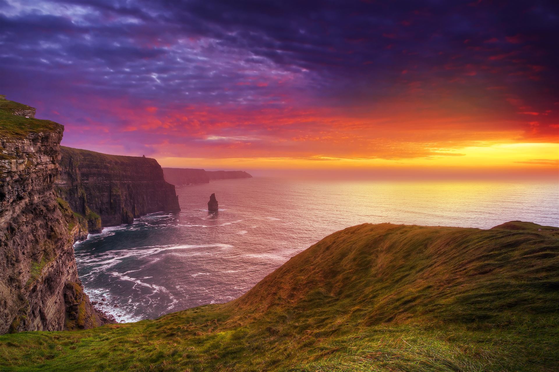 Magischer Lichter an den Cliffs of Moher