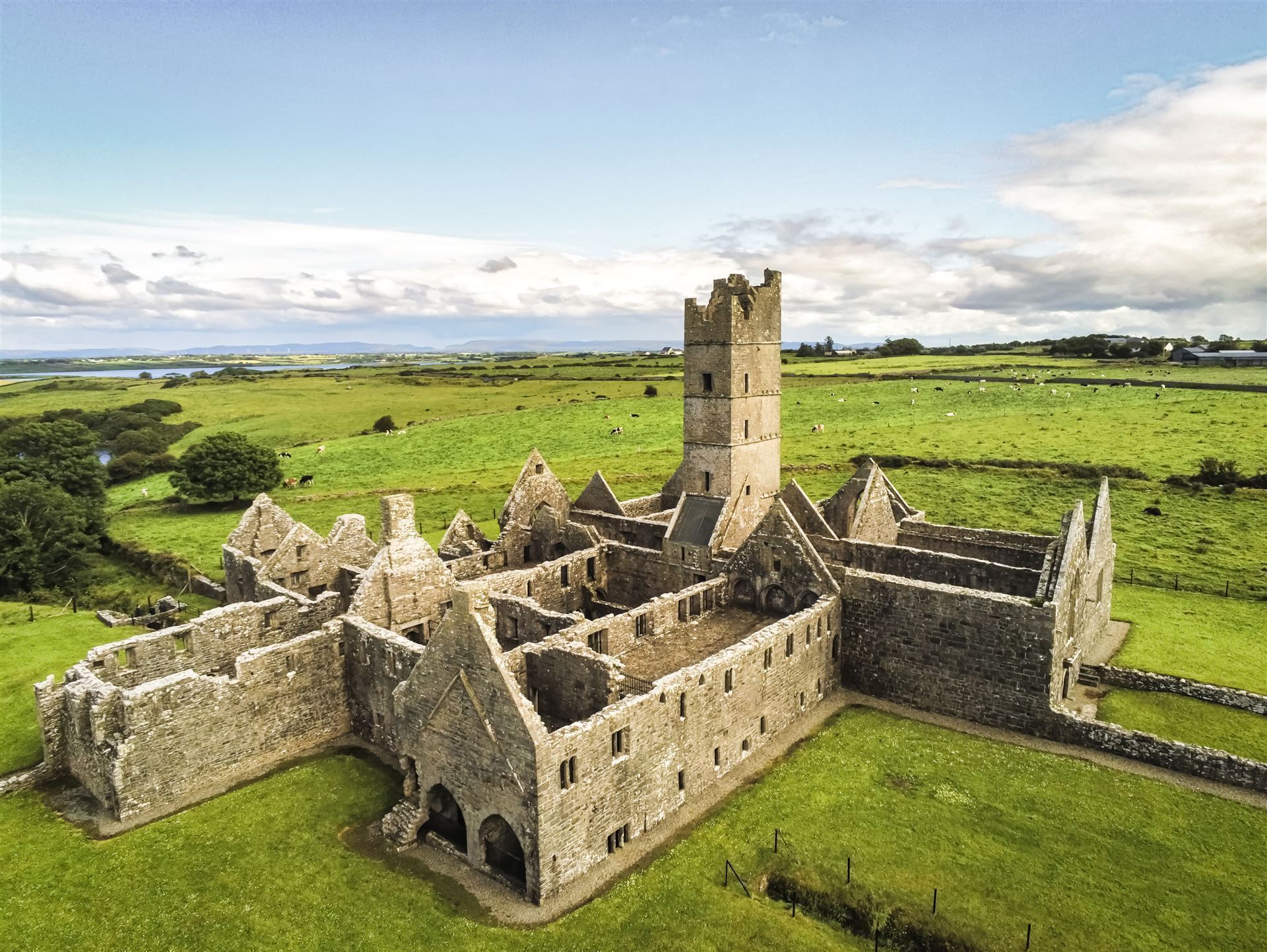 Moyne Abbey im County Mayo