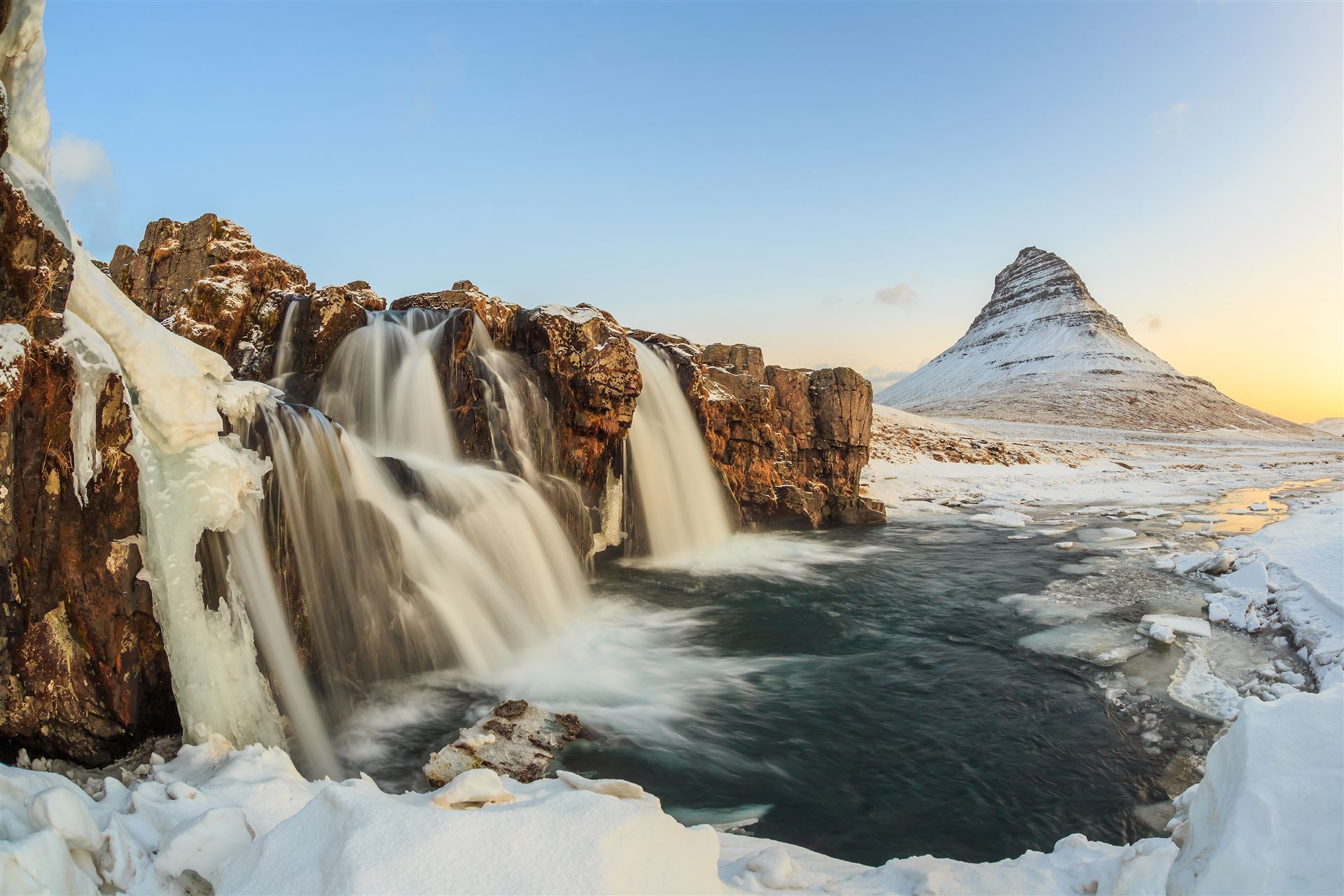Kirkjufell im Winter