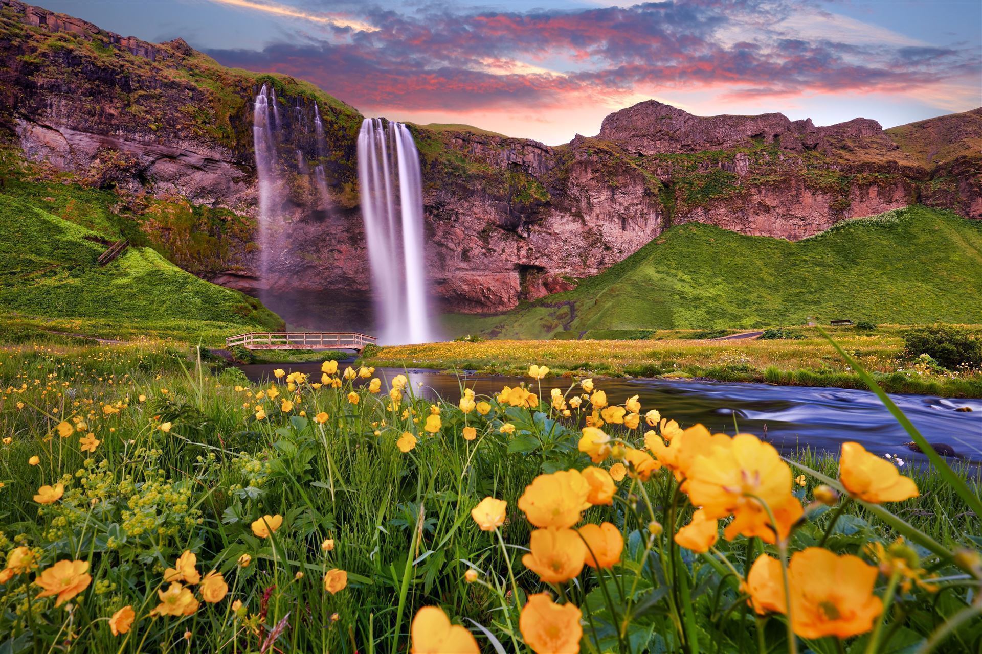 Seljalandsfoss im Sommer
