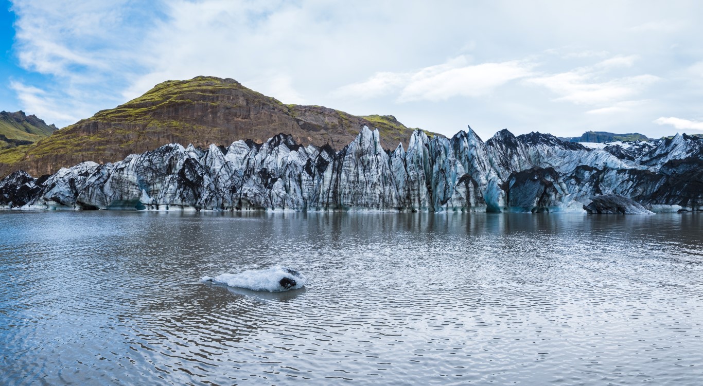 Der malerische Gletscher Sólheimajokull im Süden Islands.