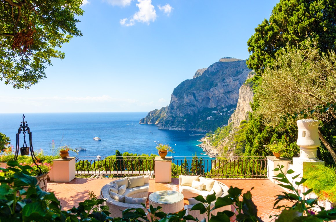Erstaunliche Aussicht auf der Insel Capri
