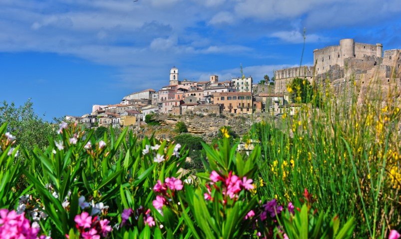 Die Stadt Santa Severina in der Provinz Crotone, Italien
