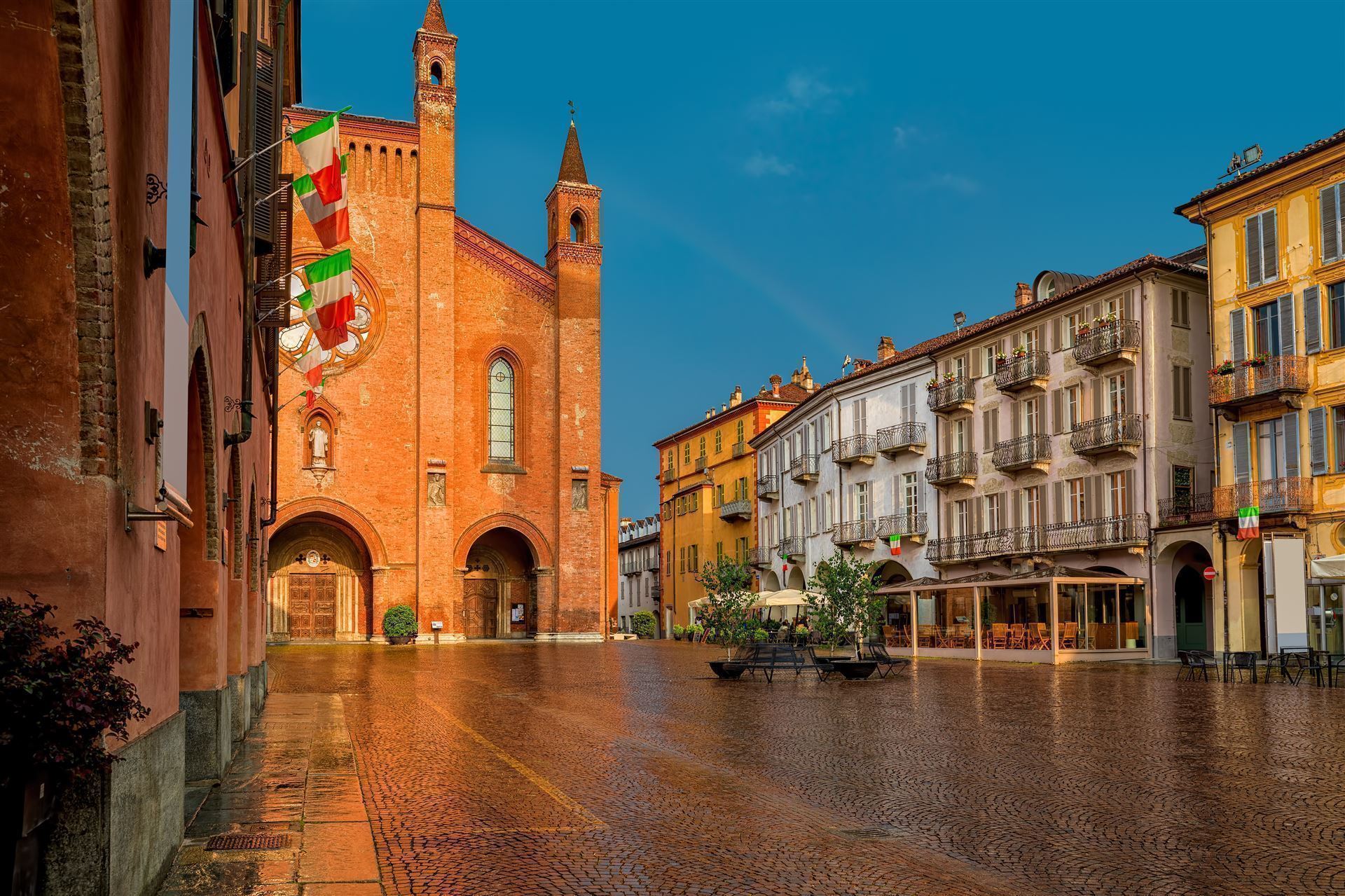 Italien Piemont Alba Kathedrale