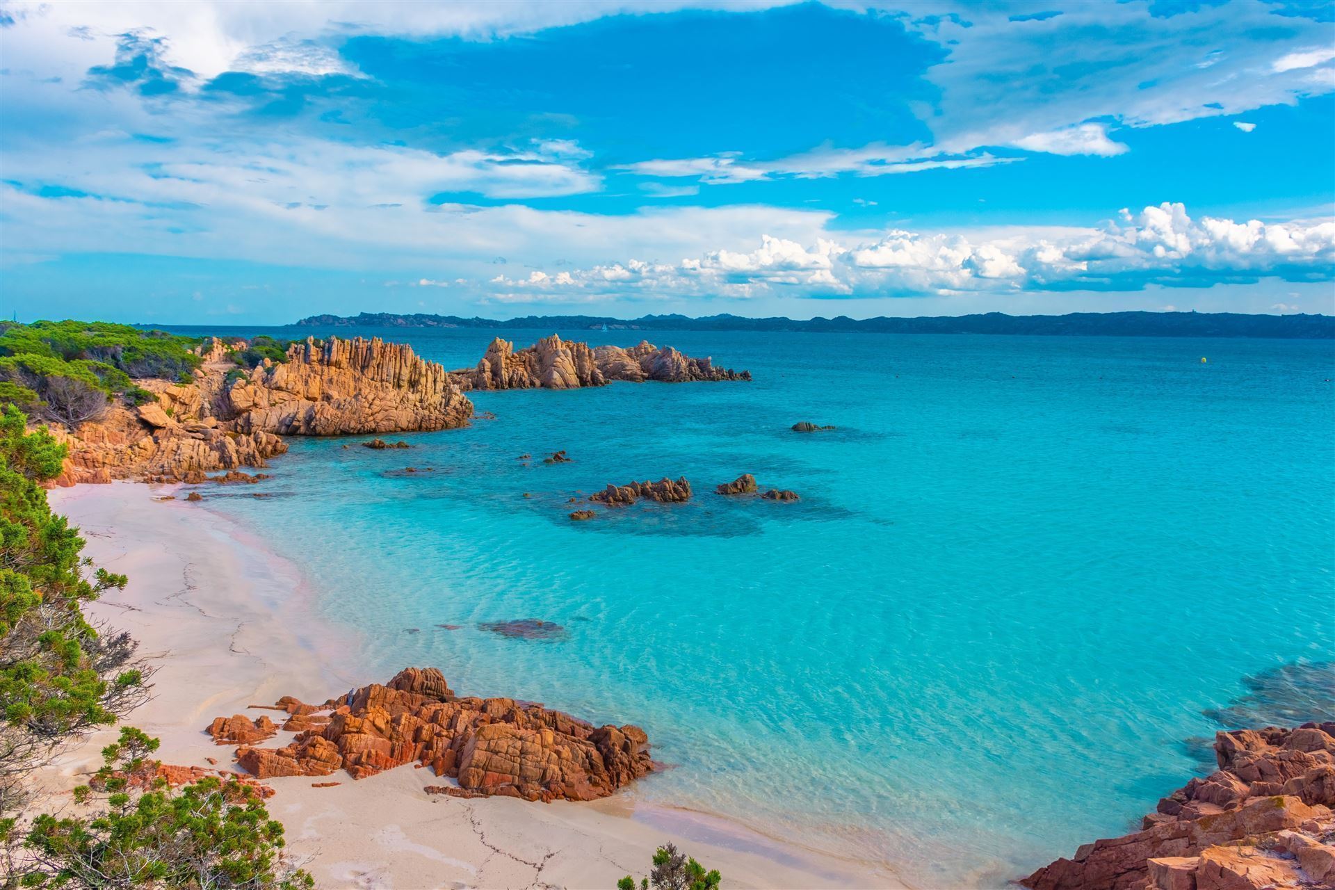 Insel Budelli mit pinken Strand