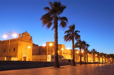 Taranto Abenddaemmerung