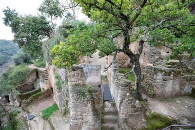 Italien Kalabrien Zungri Hoehlenstadt