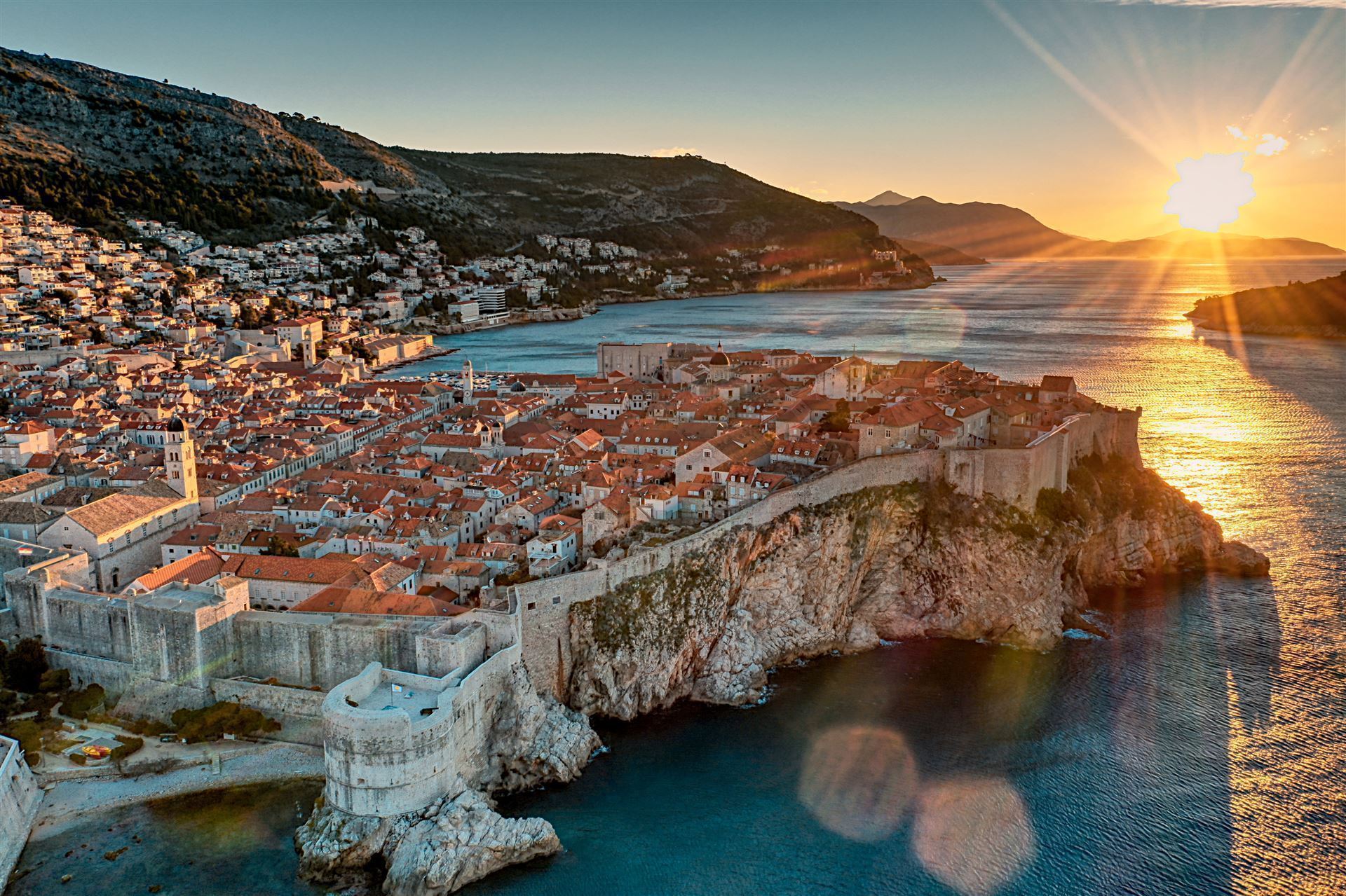 Kroatien Dubrovnik Stadtmauer