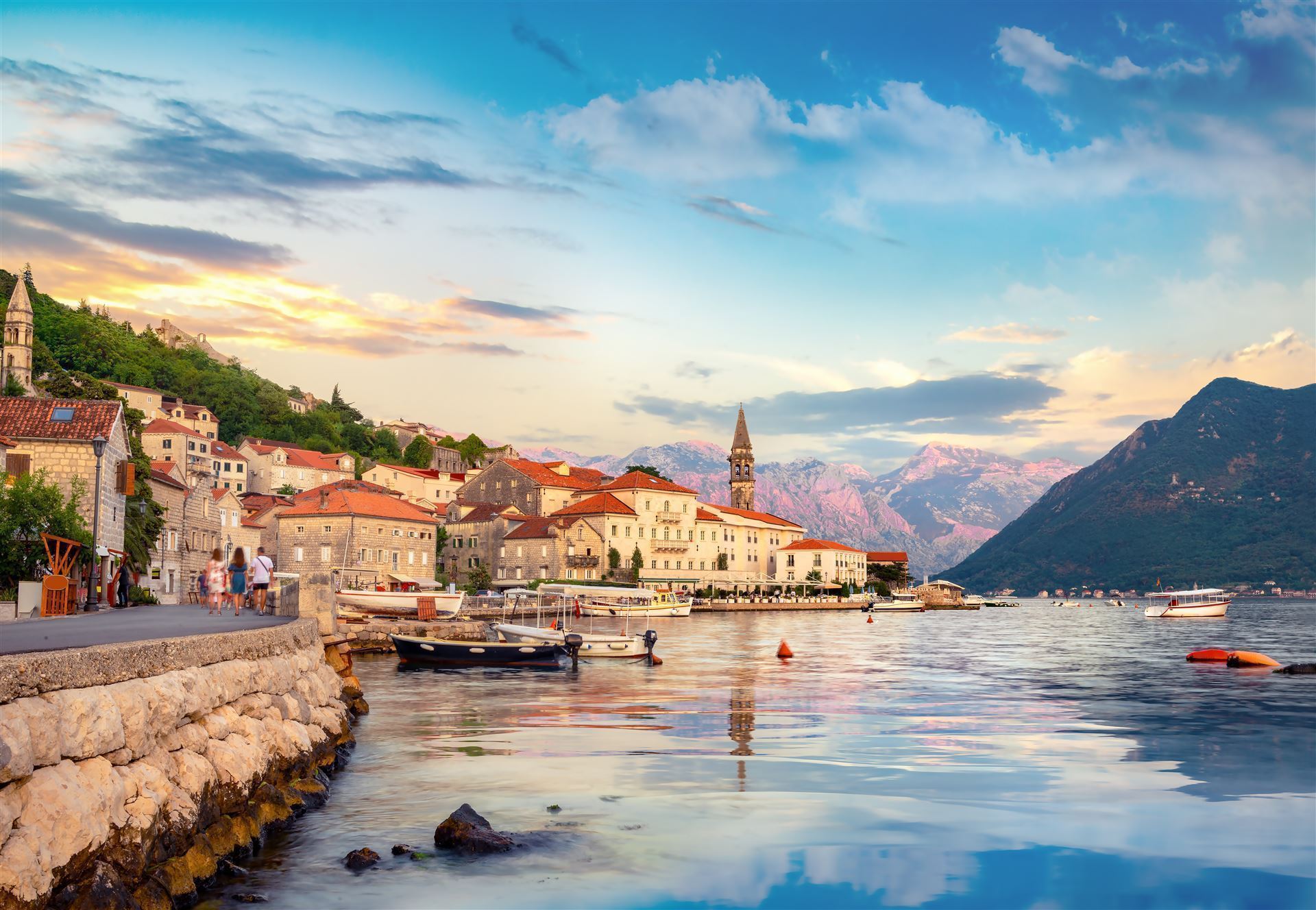 Hafen und City von Kotor