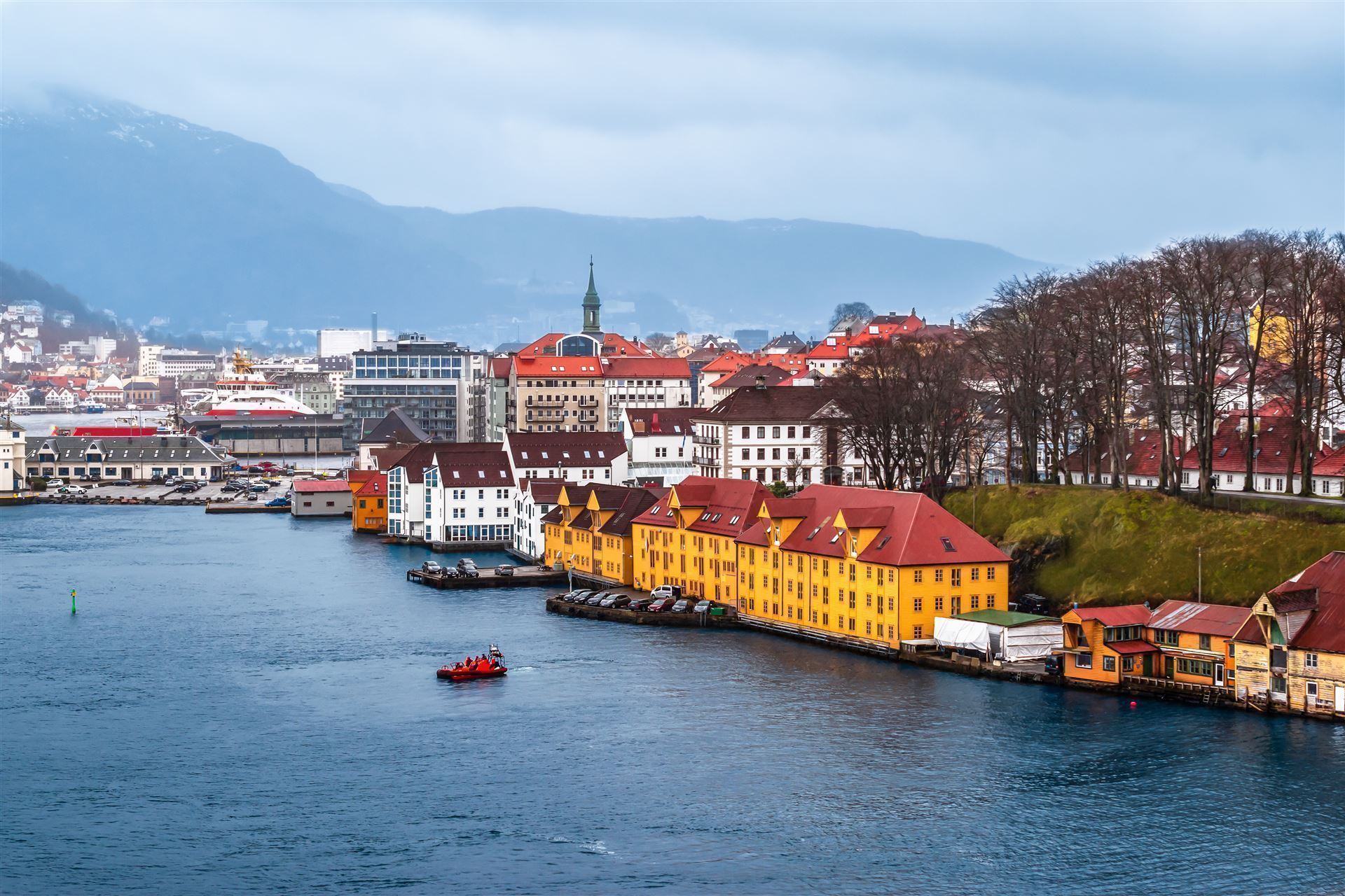 Blick auf den Hafen und die Stadt Bergen
