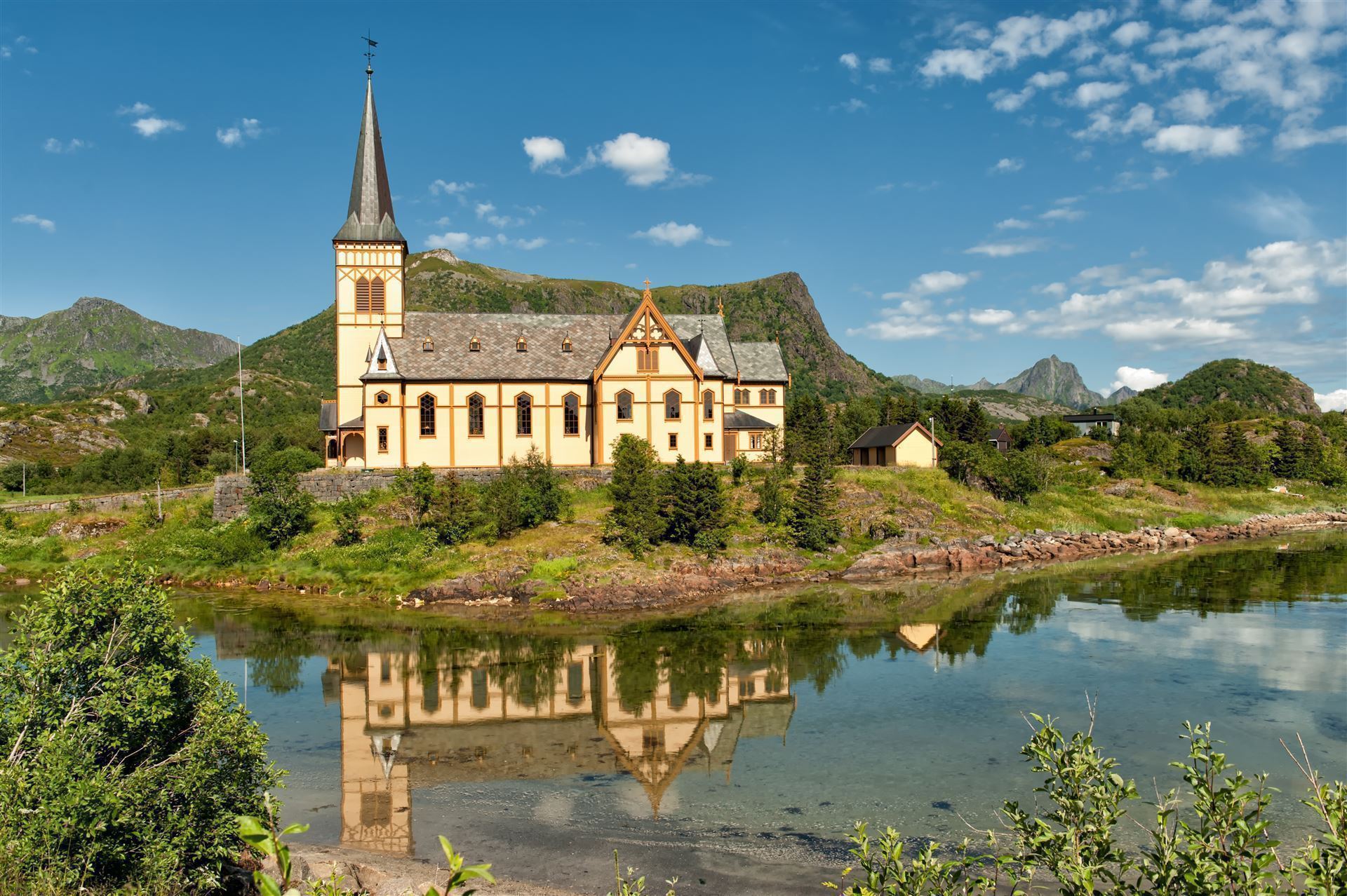 Vågan Kirche in Kabelvåg, Lofoten