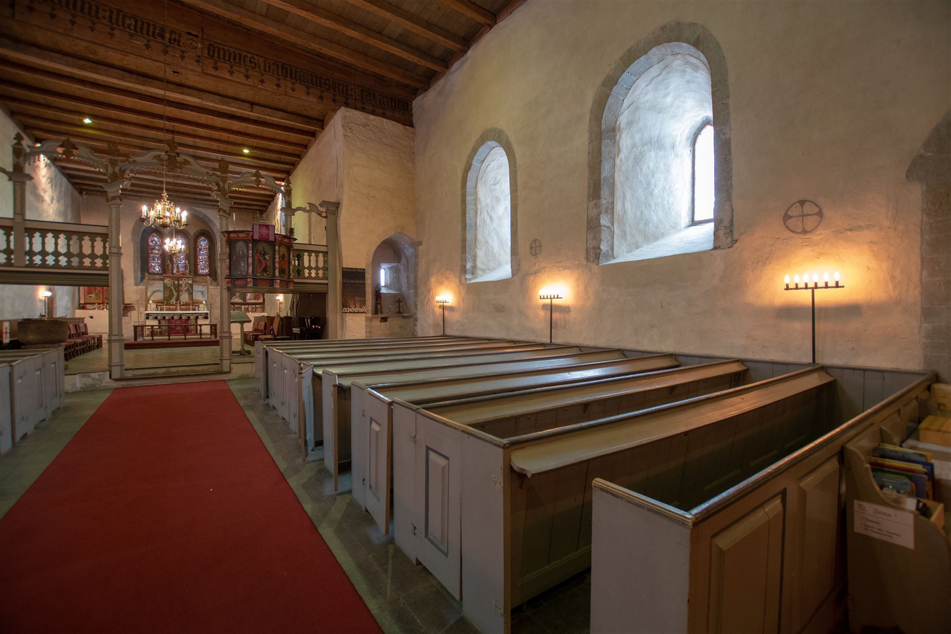 Innraum der Kirche von Trondenes, Norwegen