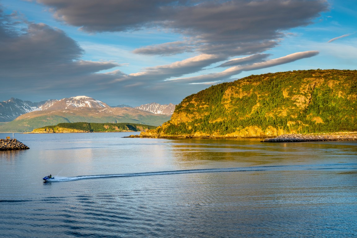 Skjervoy- Blick vom Hafen aufs Meer