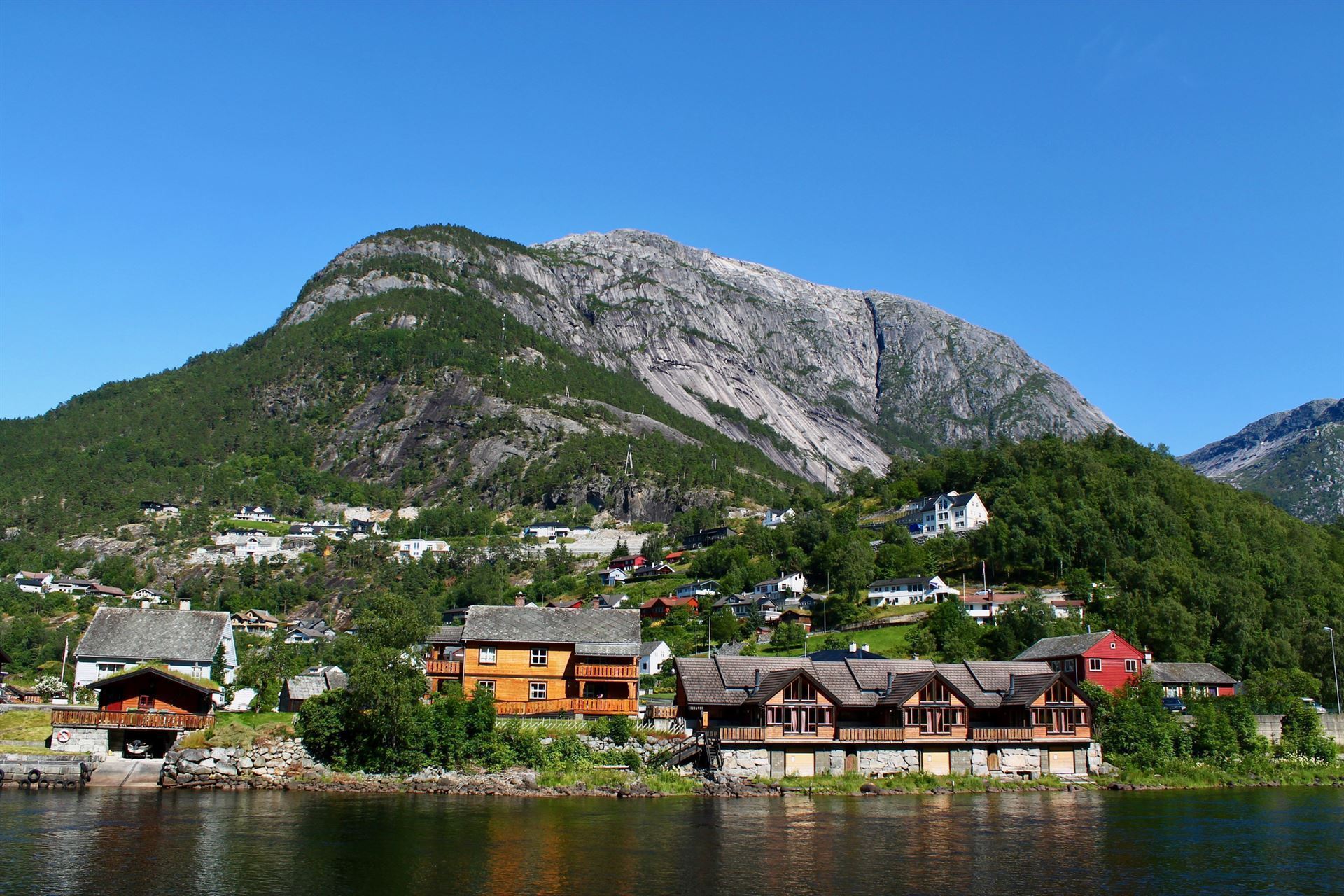 Eidfjord im Sommer in Norwegen