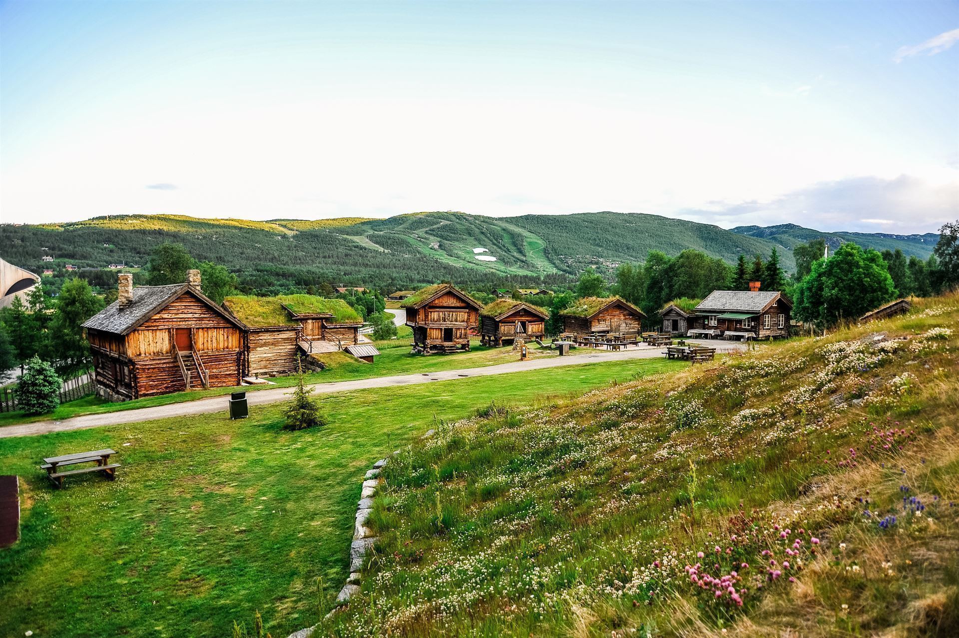 Typische Farmhäuser in Geilo, Norwegen