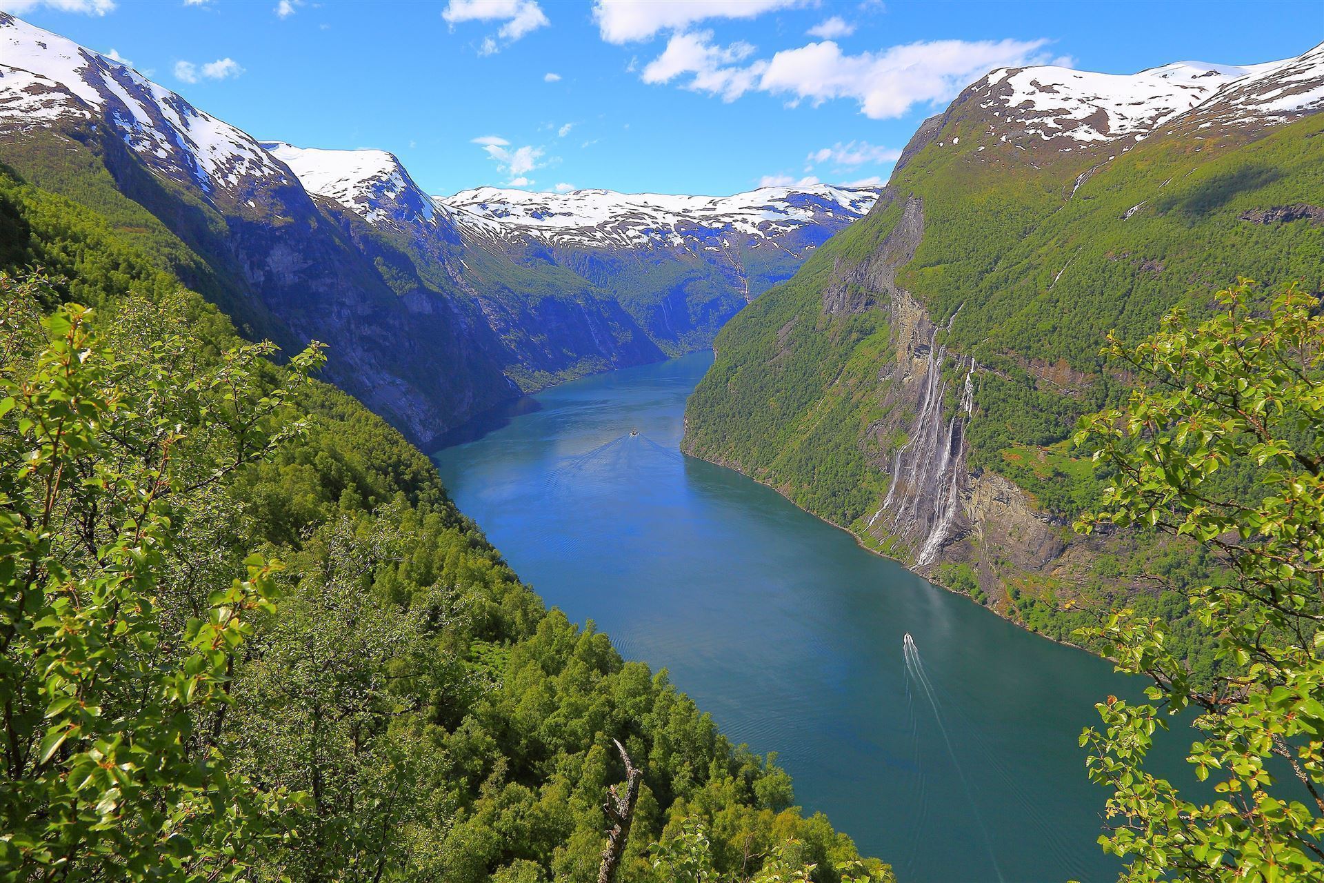 Geirangefjord mit Seven Sisters Waterfall, Norwegen