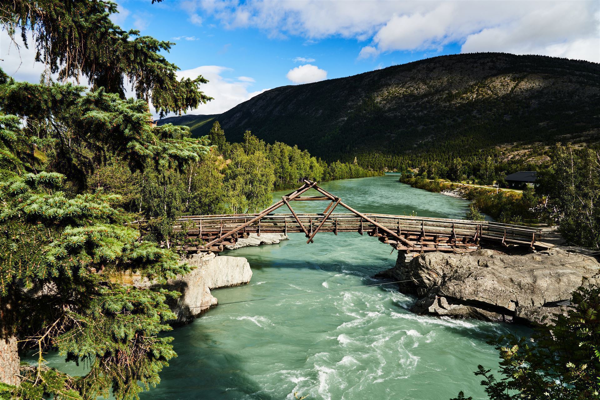 Landschaft, Fluss Bovra in Lom, Norwegen