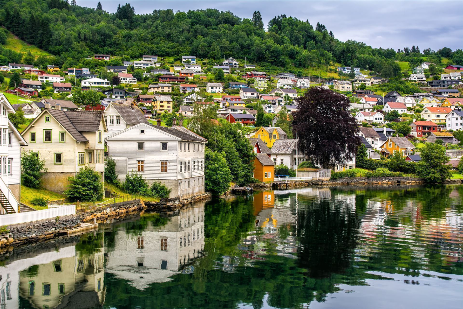 Blick auf Norheimsund, Norwegen