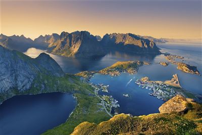Blick vom Aussichtspunkt Reinebrigen, Lofoten