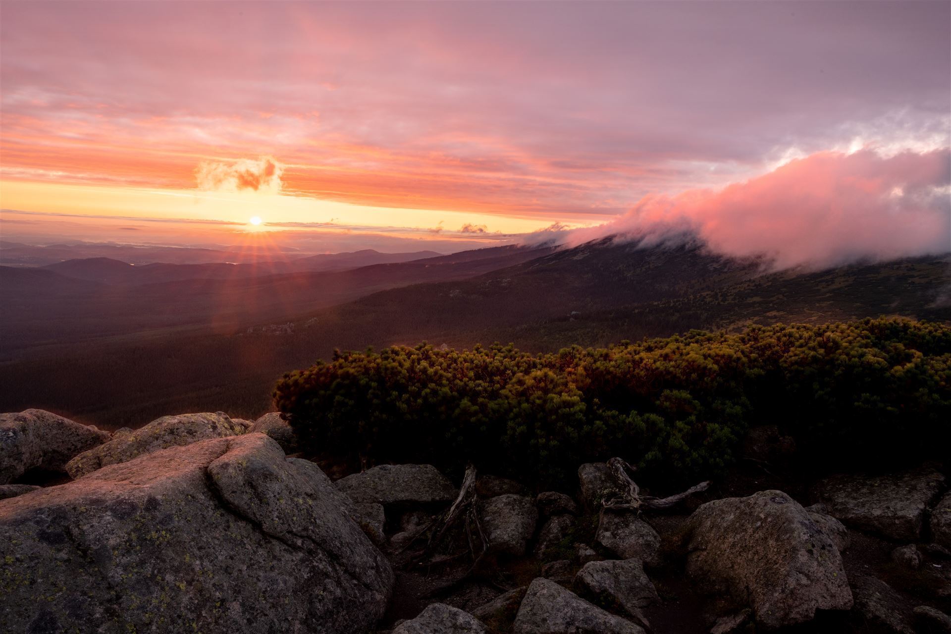 Riesengebirge im Sonnenuntergang