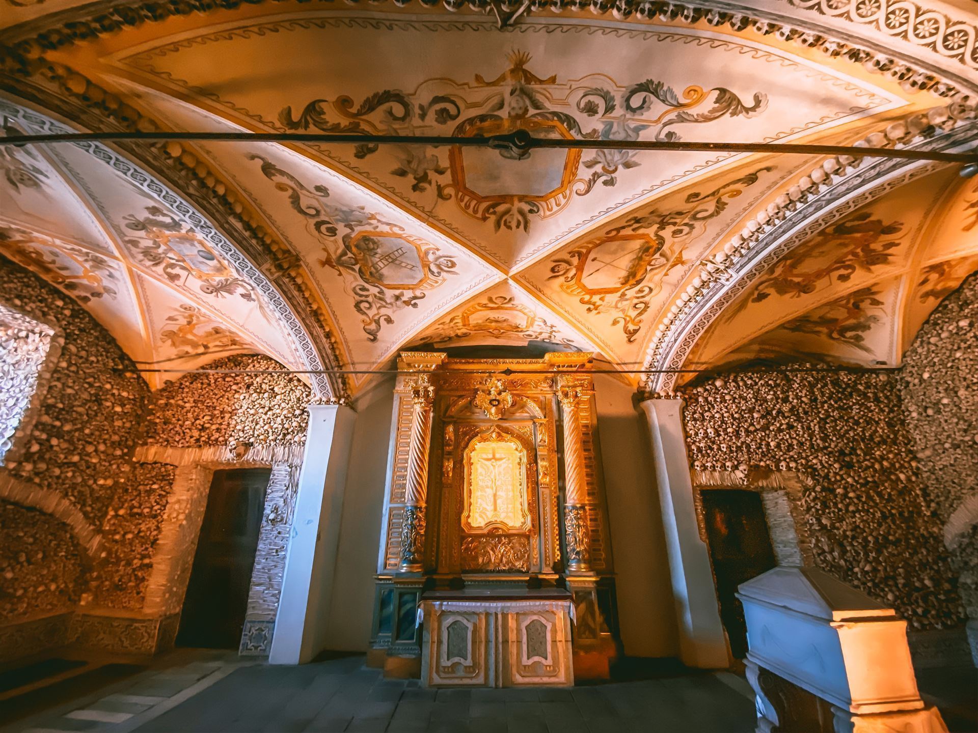 Evora Capela de Ossos