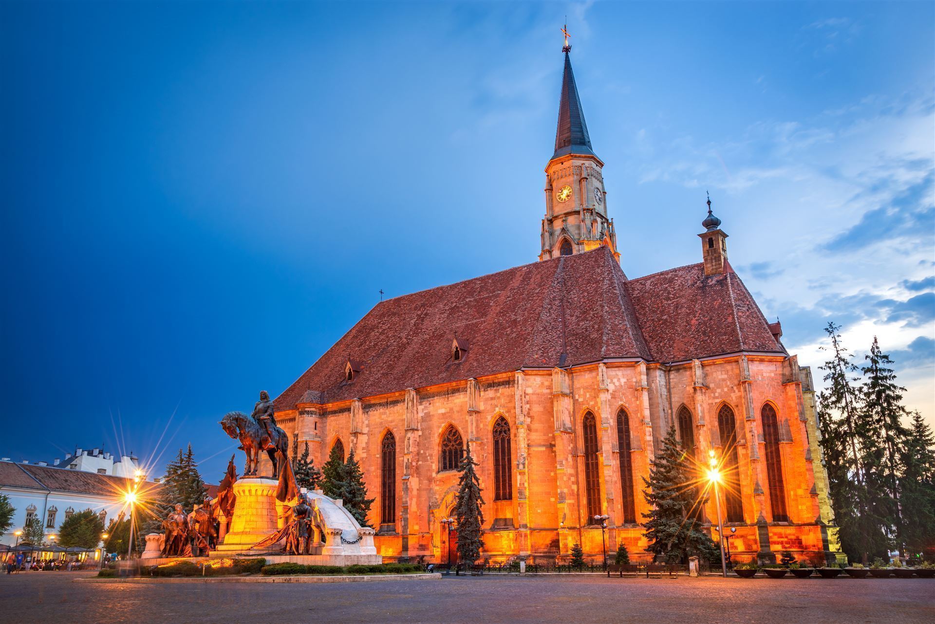 Michaeliskirche bei Nacht