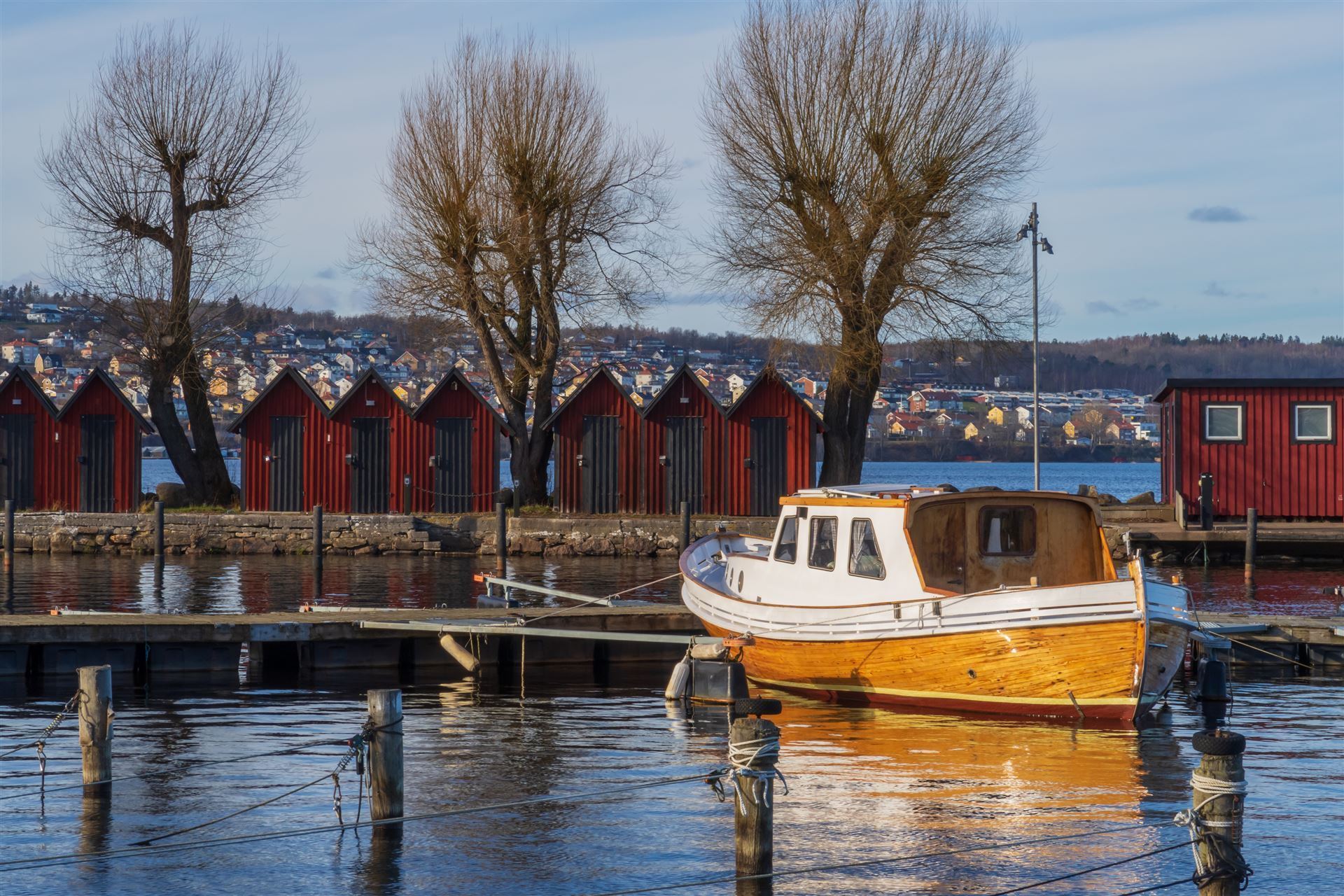Fischerboot im Hafen von Jönköping