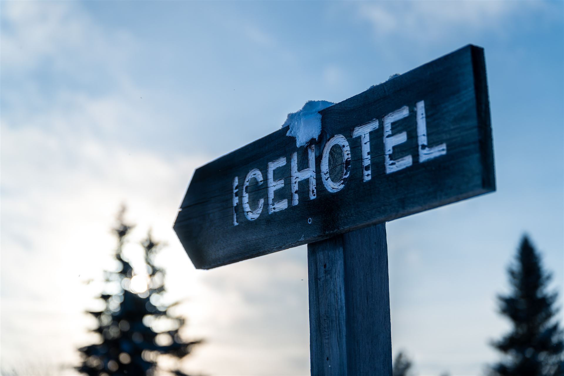 Wegweiser zum Icehotel