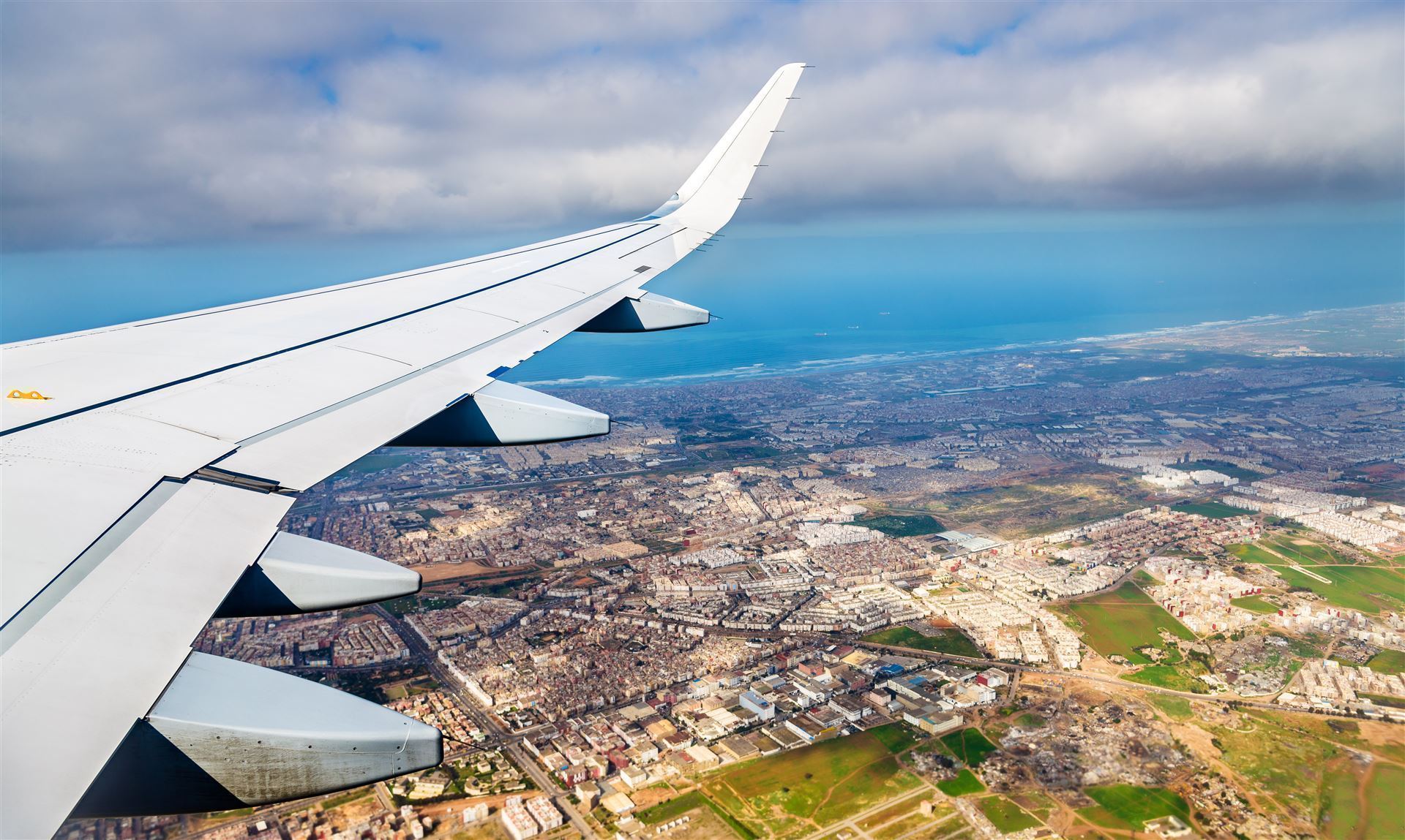 Blick vom Flugzeug auf Casablanca