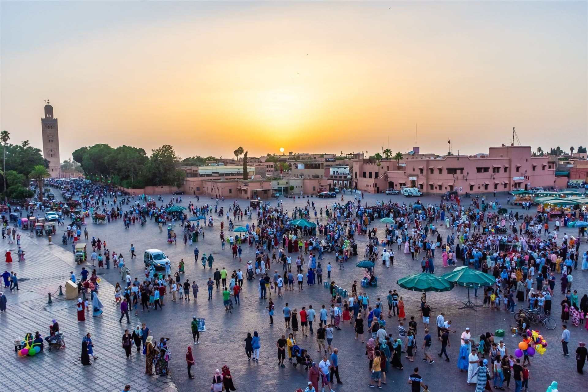 Djemaa El Fna bei Sonnenuntergang