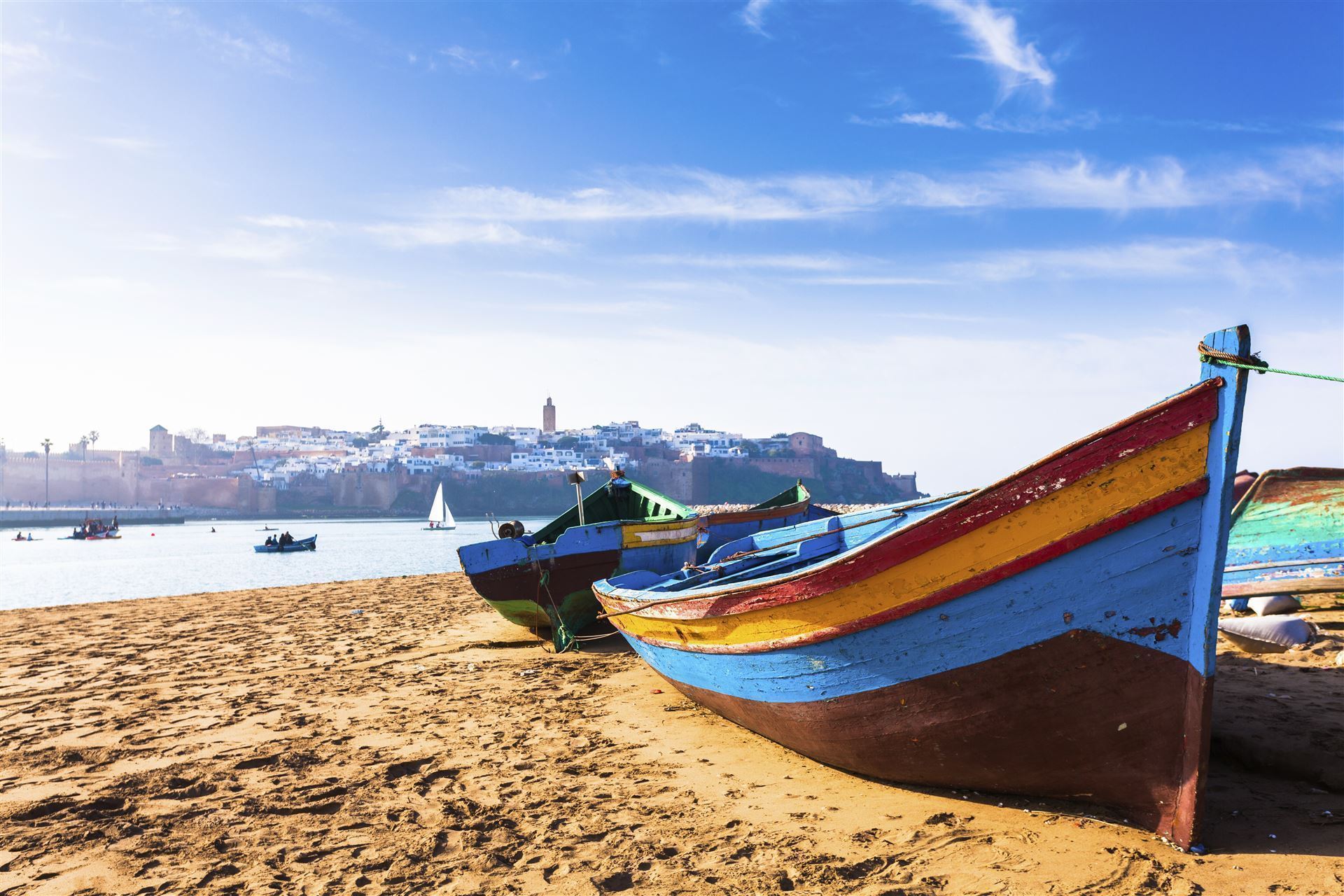Rabat Strand mit Boot