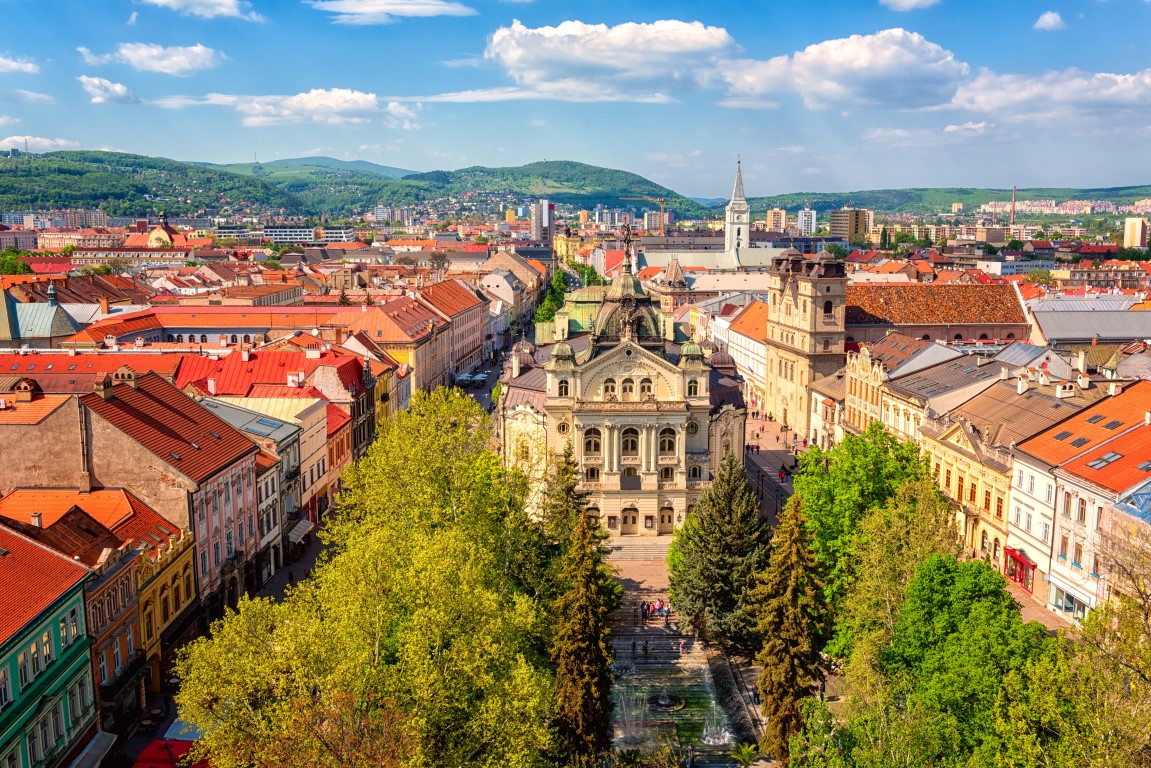 Kosice_Blick Hauptstraße der Altstadt von der St. Elisabeth-Kathedrale