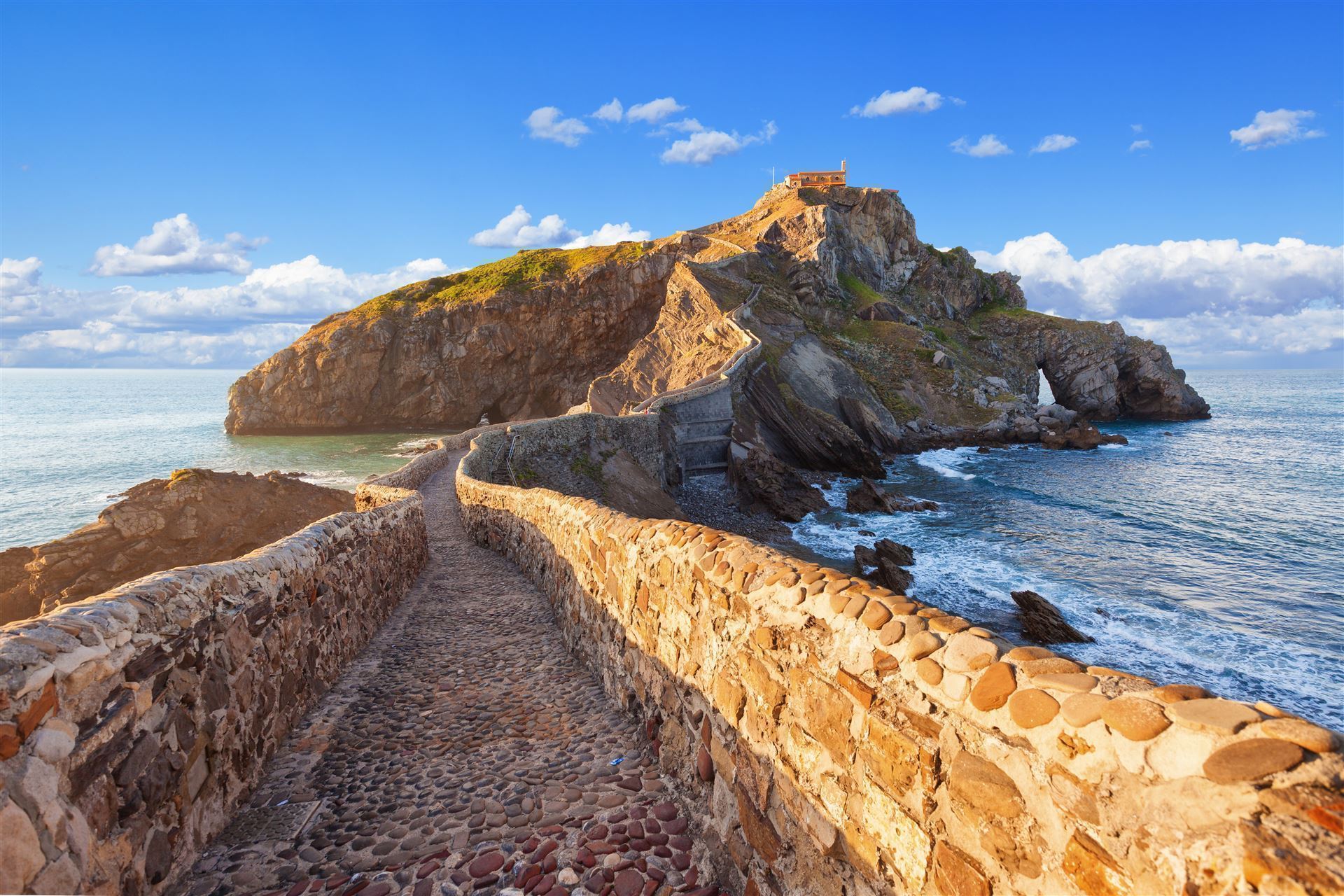 Insel San Juan de Gaztelugatxe in der Nähe von Bilbao