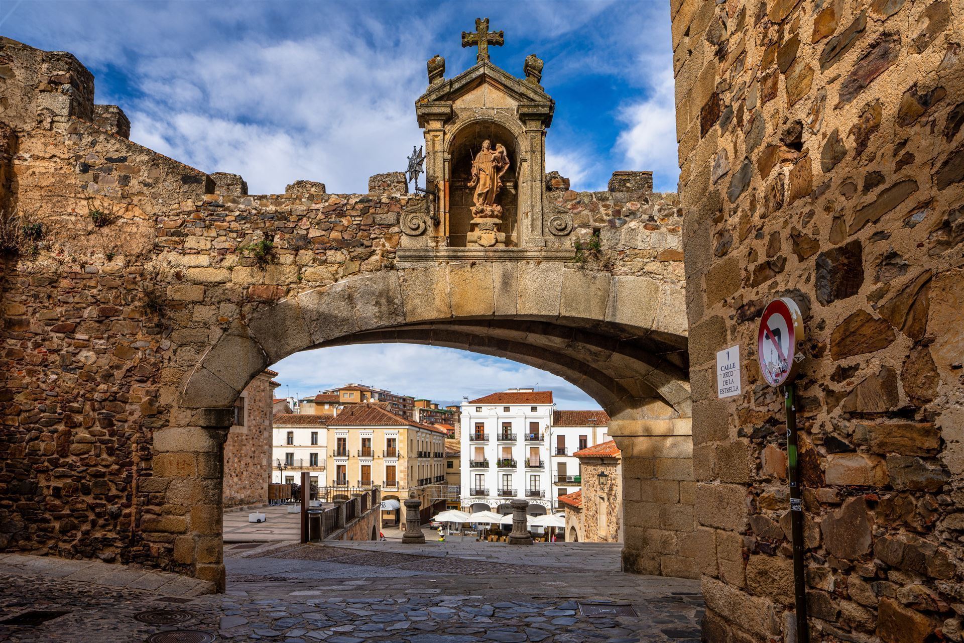 Caceres Arco de la Estrella