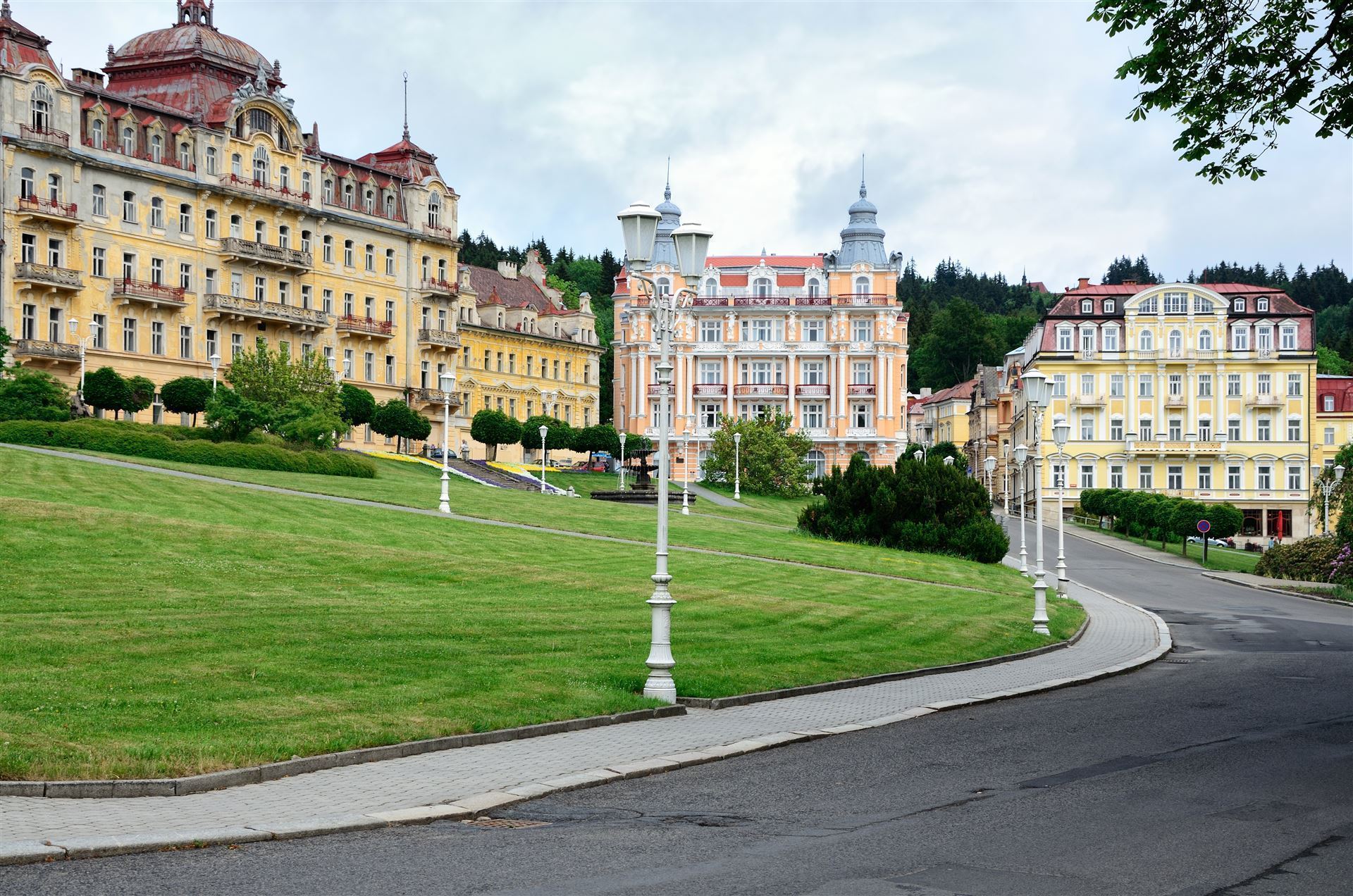 Blick auf die Hotels