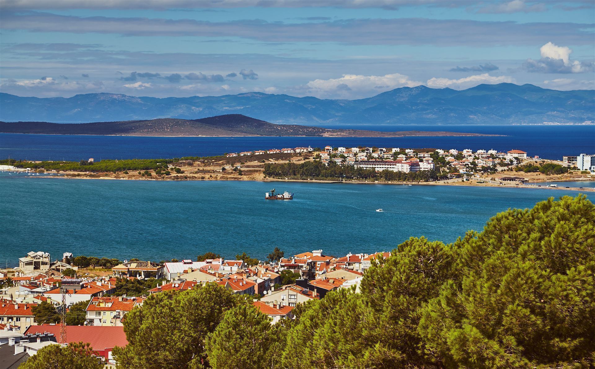 Blick auf die Stadt Ayvalik, Türkei