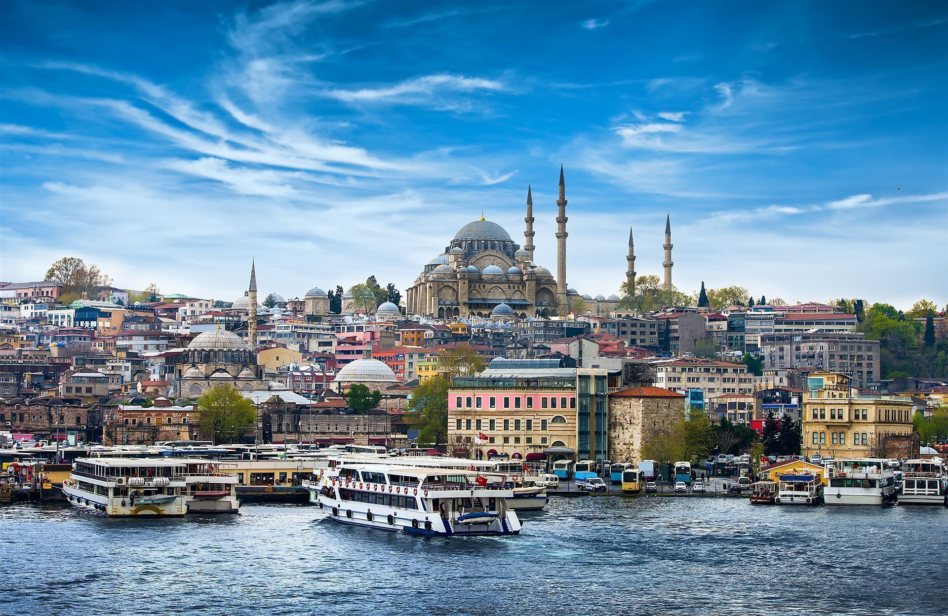 Blick auf die Schiffe in Istanbul