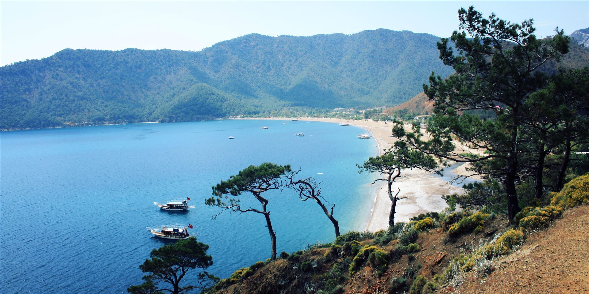 Bucht von Adrasan mit Touristenboote