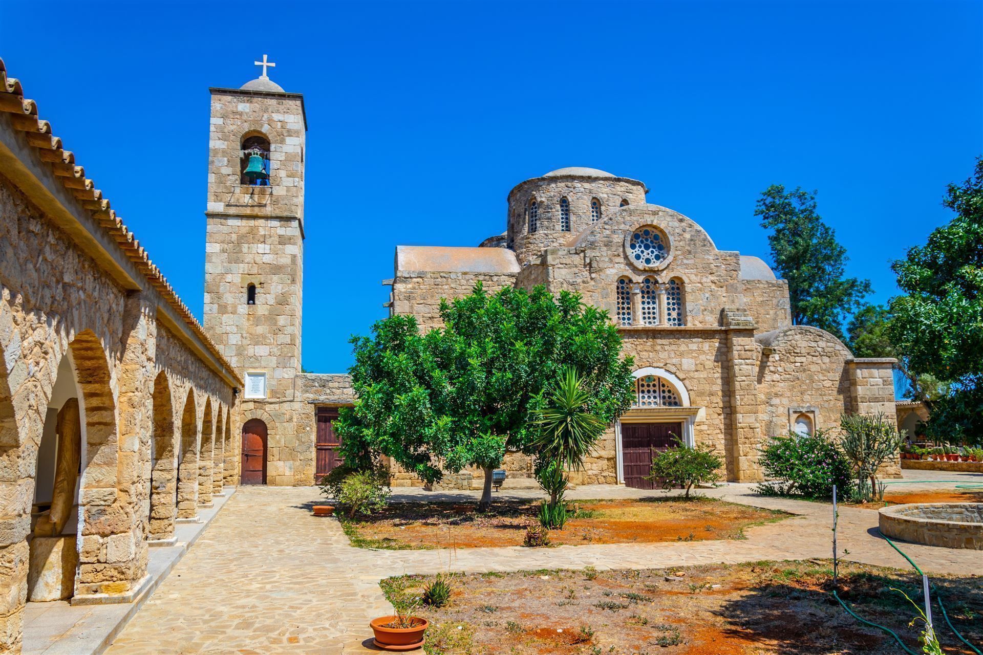 Innenhof des Klosters Saint Barnabas bei Famagusta