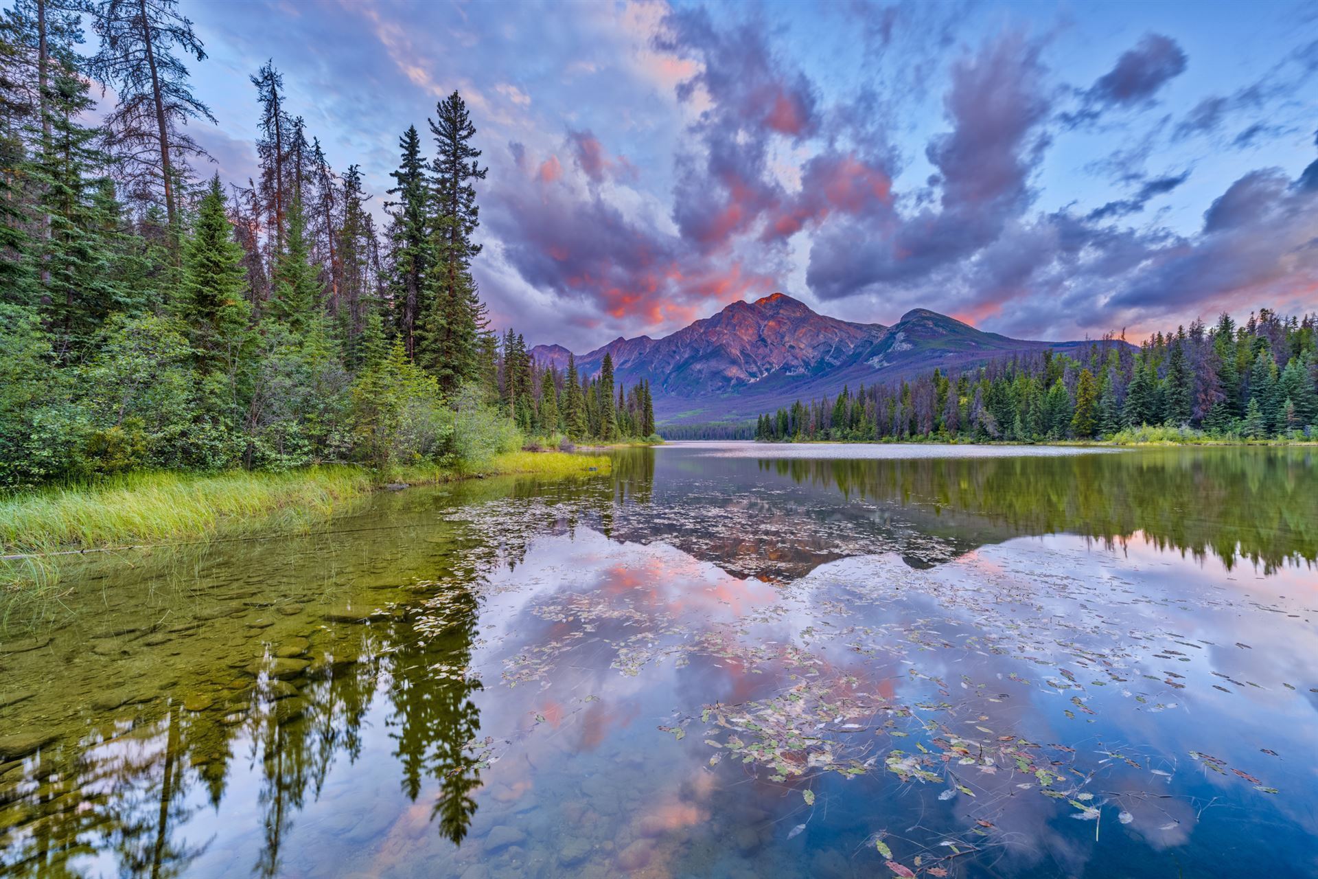 Pyramid Lake & Pyramid Mountain im Jasper Nationalpark