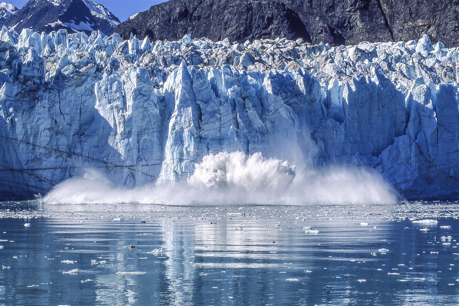 Kalbender Gletscher im Glacier Bay Nationalpark
