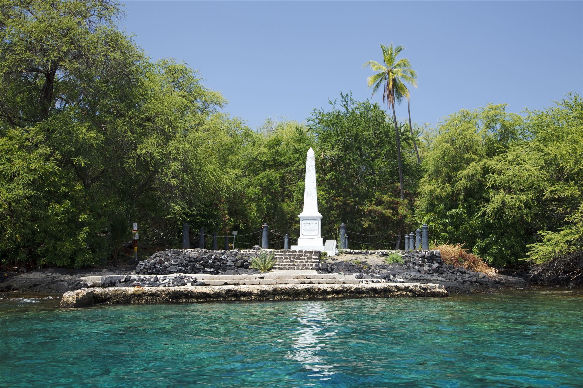 Captain Cook Monument in der Kealakekua Bay